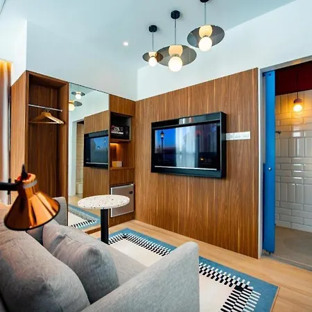 Airdence Hotel